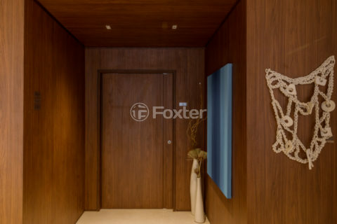 Image 44 - 1031945