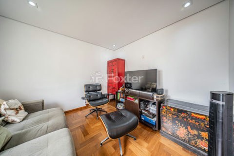 Image 22 - 1031950