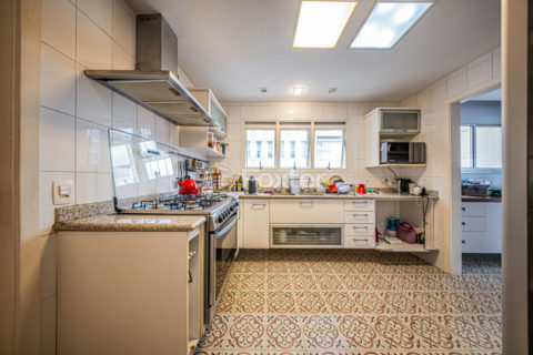 Image 30 - 1031950
