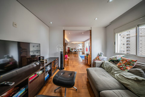 Image 24 - 1031950