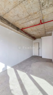 Image 20 - 1031952