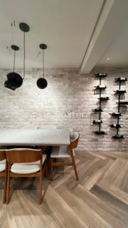 Image 4 - 1031954