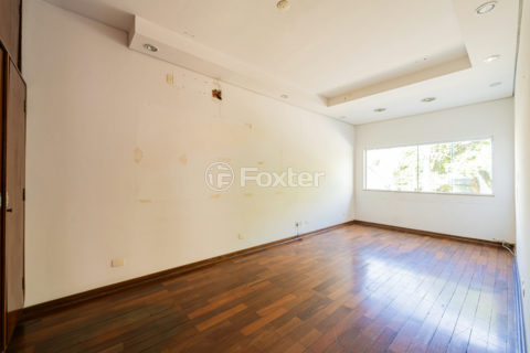 Image 33 - 1031978
