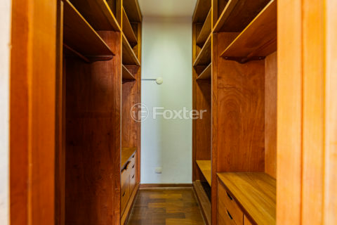Image 38 - 1031978
