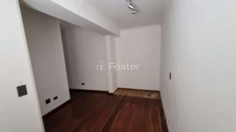 Image 30 - 1031986