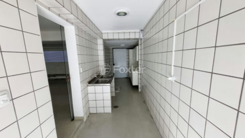 Image 14 - 1031986