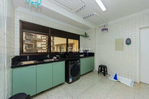 Image 11 - 1031987