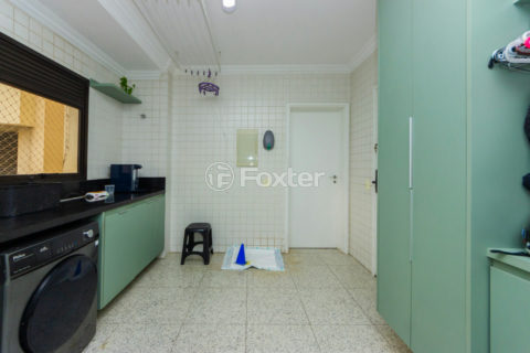 Image 10 - 1031987