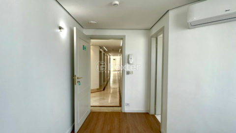 Image 34 - 1031999