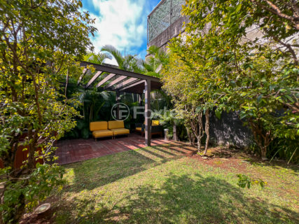 Image 30 - 1032032