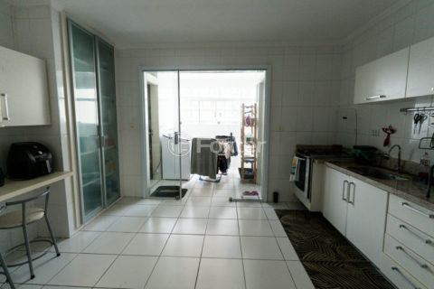 Image 10 - 1032054
