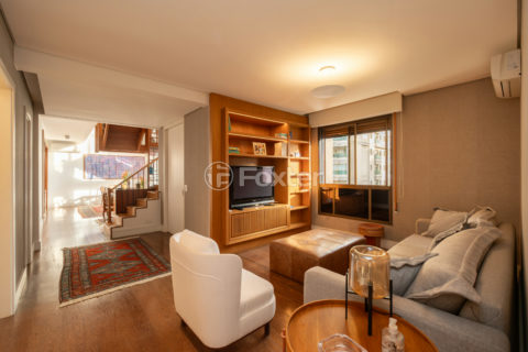 Image 32 - 1032057