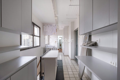 Image 76 - 1032057