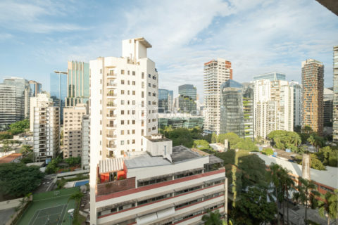 Image 22 - 1032057