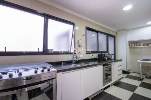 Image 11 - 1032069