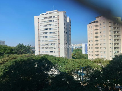 Image 18 - 1032075