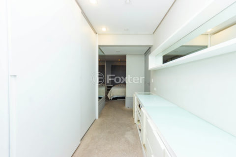 Image 21 - 1032077