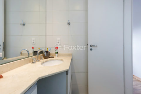 Image 31 - 1032084