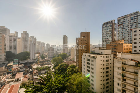 Image 12 - 1032116