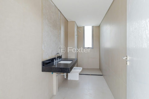 Image 32 - 1032136