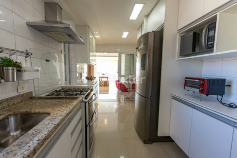 Image 20 - 1032148