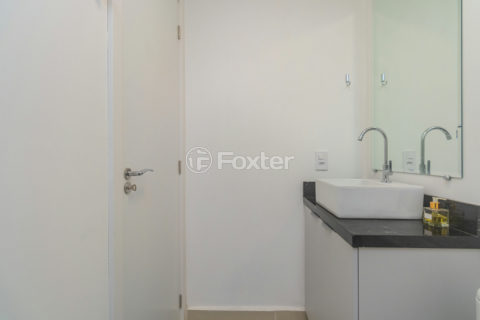 Image 21 - 1032168