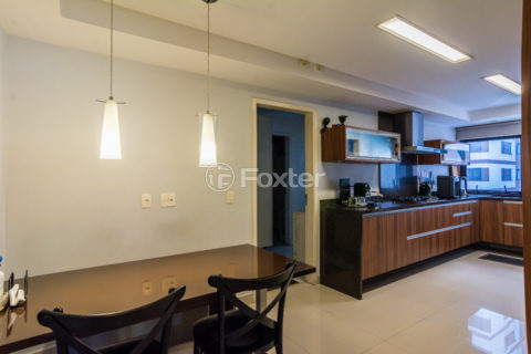 Image 9 - 1032177
