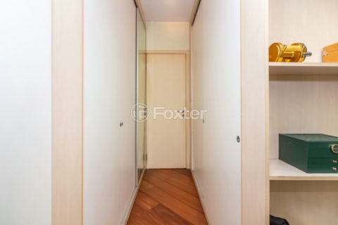 Image 21 - 1032182