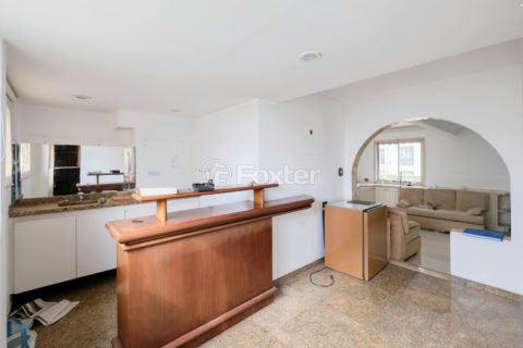 Image 20 - 1032195