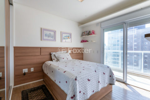 Image 34 - 1032204
