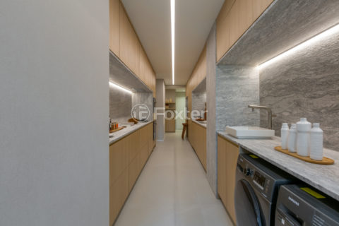 Image 32 - 1032211