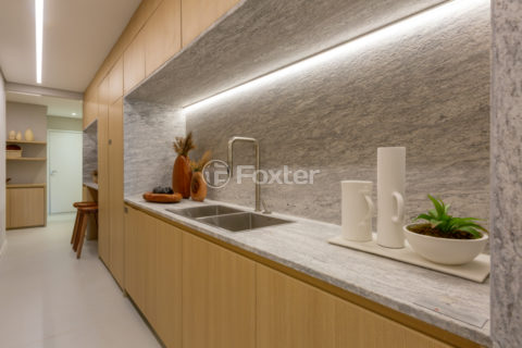 Image 34 - 1032211