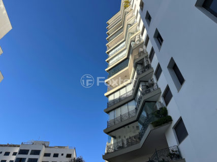 Image 37 - 1032218