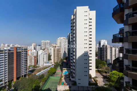 Image 18 - 1032245