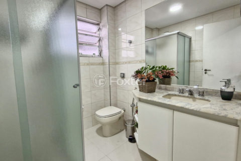 Image 17 - 1032248