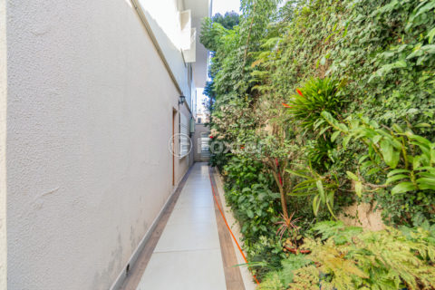 Image 11 - 1032277