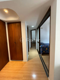 Image 11 - 1032305