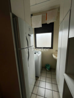 Image 10 - 1032305