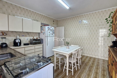 Image 30 - 1032306