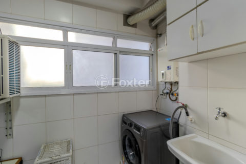 Image 10 - 1032317