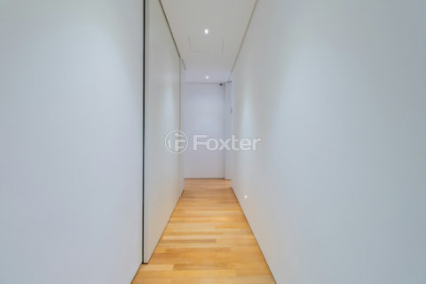 Image 11 - 1032322