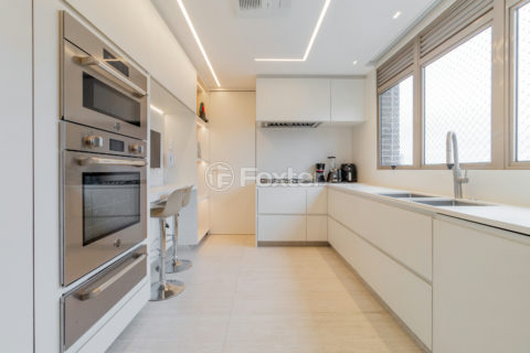 Image 32 - 1032322