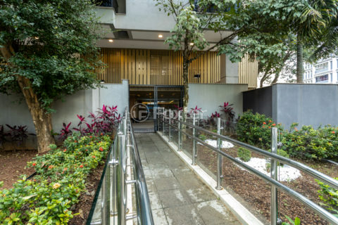 Image 4 - 1032334