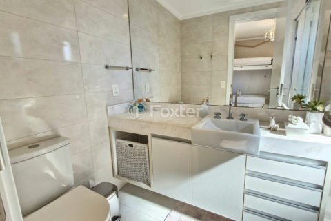 Image 35 - 1032341