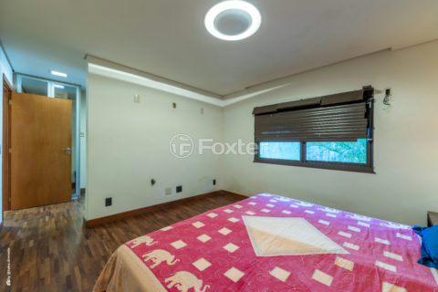 Image 33 - 1032363