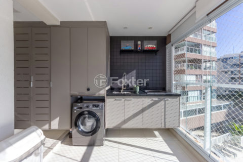 Image 7 - 1032386