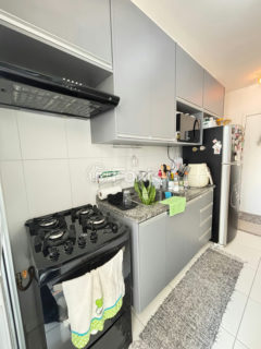 Image 10 - 1032395