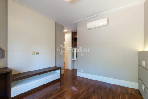 Image 44 - 1032412