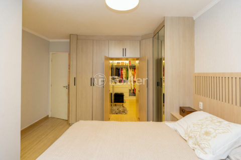 Image 37 - 1032449