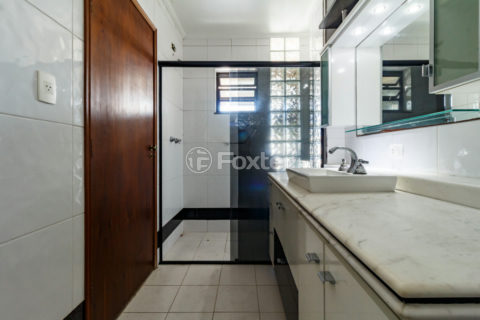 Image 30 - 1032458